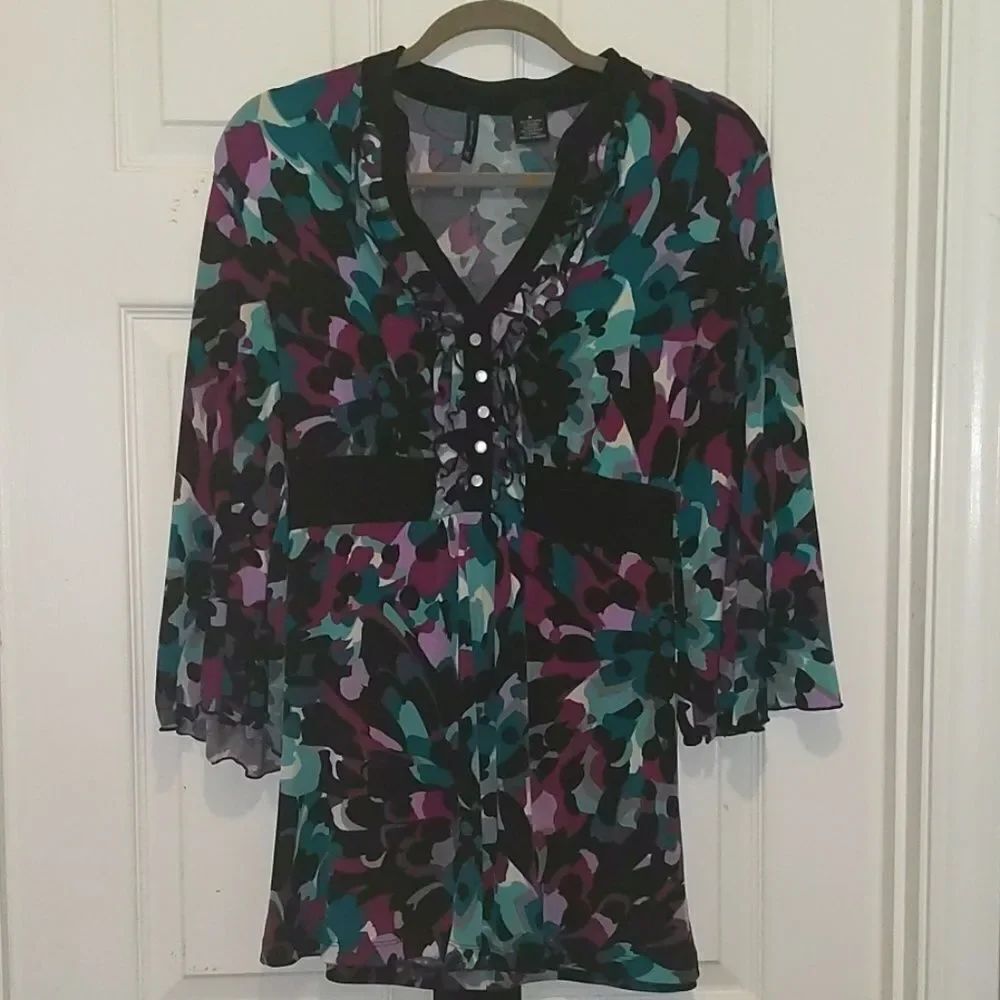 New Directions abstract print bell sleeve top Sz M
